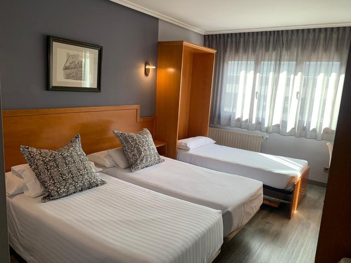 Hotel Carbayon Oviedo Esterno foto